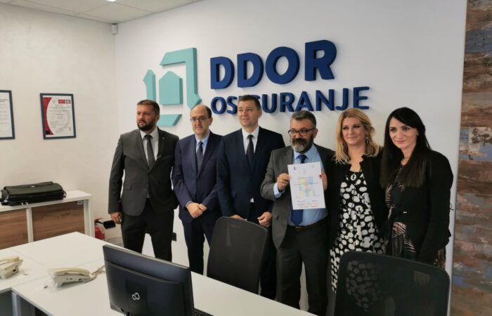 100 studenti delle scuole superiori di Sabac e Vladimirci in visita alle aziende italiane tenutasi la giornata nazionale delle pmi 2.jpg